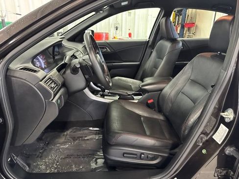 Used 2017 Honda Accord Sport Special Edition image 35