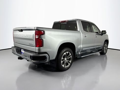 Used 2024 Chevrolet Silverado 1500 High Country w/ Z71 Off-Road Package AWD/4WD image 5