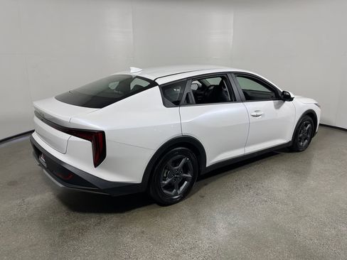 Used 2025 Kia K4 FWD image 3