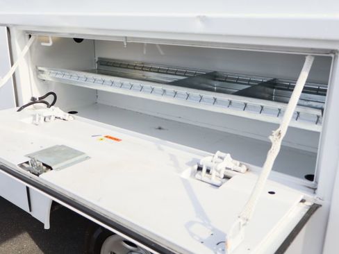 Used 2023 GMC Savana 3500 w/ Power Convenience Package image 22