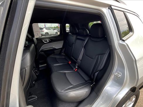 New 2024 Jeep Compass Latitude image 10