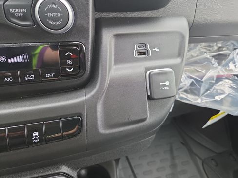 Used 2025 RAM ProMaster 2500 w/ Storage Group image 15