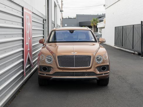 Used 2017 Bentley Bentayga image 53