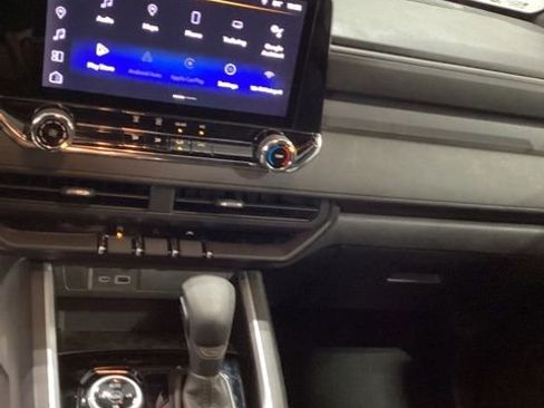 Used 2023 Chevrolet Colorado Trail Boss w/ Technology Package image 9