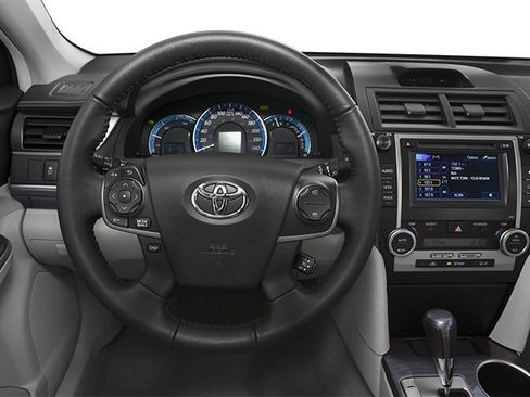 Used 2013 Toyota Camry XLE w/ Leather Pkg FWD image 7