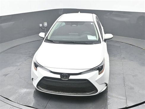Used 2024 Toyota Corolla LE image 29