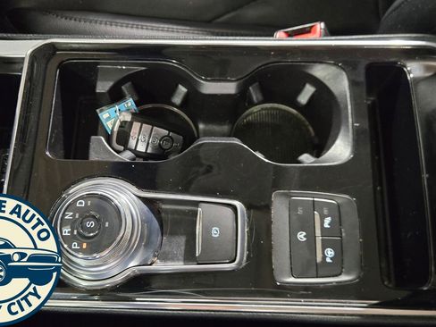 Used 2019 Ford Edge Titanium w/ Equipment Group 301A image 19