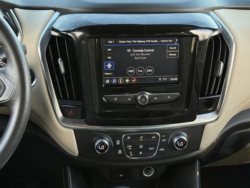 Used 2023 Chevrolet Traverse LS image 16