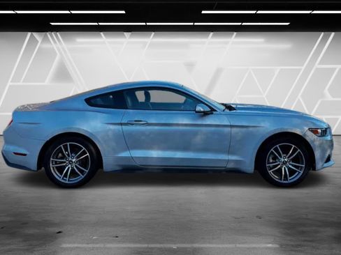 Used 2016 Ford Mustang Coupe RWD image 7