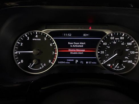 Used 2023 Nissan Pathfinder SL FWD image 17