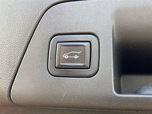 Used 2021 Buick Envision Essence w/ Sport Touring Package image 28