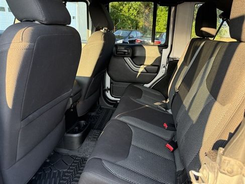 Used 2016 Jeep Wrangler Unlimited Sport AWD/4WD image 23