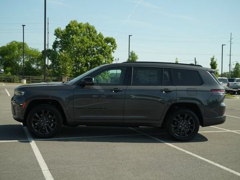 New 2026 Jeep Grand Cherokee L Limited AWD/4WD image 4