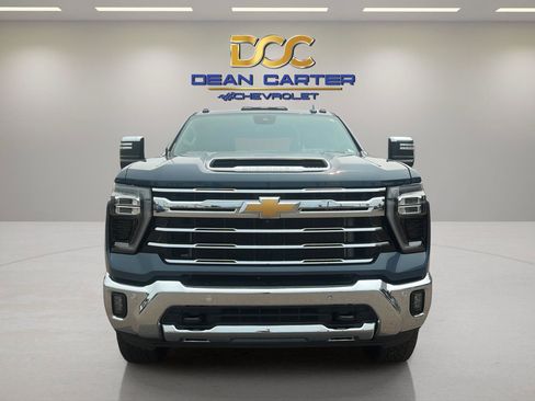 Used 2024 Chevrolet Silverado 2500 LTZ w/ LTZ Convenience Package AWD/4WD image 8
