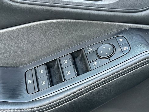 Used 2024 Nissan Rogue SV image 12