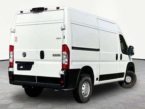 Used 2023 RAM ProMaster 2500 w/ Driver Convenience Group FWD image 6