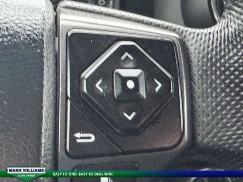 Used 2016 Toyota Tacoma 4x4 Double Cab image 9