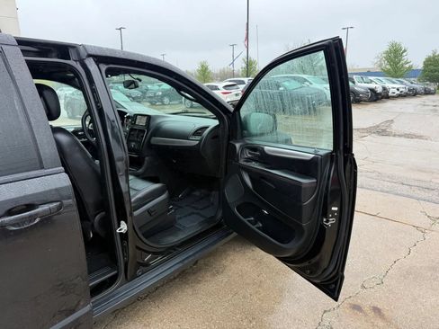 Used 2018 Dodge Grand Caravan GT FWD image 26