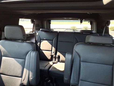 Used 2021 Chevrolet Tahoe Z71 w/ Z71 Signature Package AWD/4WD image 21