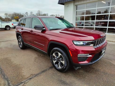 Used 2024 Jeep Grand Cherokee Limited 4xe AWD/4WD image 2