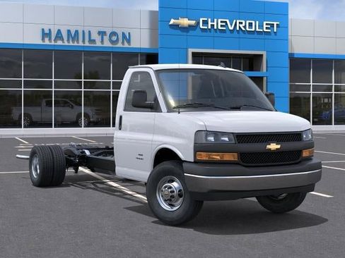 New 2026 Chevrolet Express 3500 w/ Power Convenience Package RWD image 9