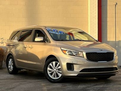 Used 2017 Kia Sedona LX w/ LX Essentials Premium Package