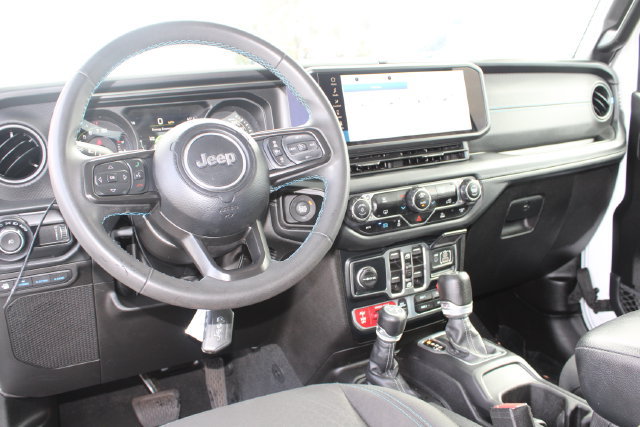 Used 2024 Jeep Wrangler Unlimited Rubicon 4xe AWD/4WD image 15