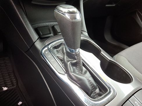 Used 2017 Chevrolet Cruze LT w/ Convenience Package image 22