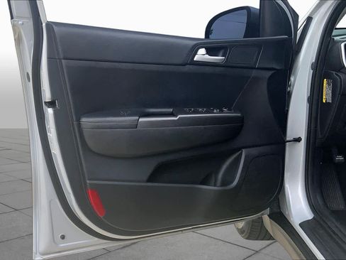 Used 2018 Kia Sportage LX FWD image 22