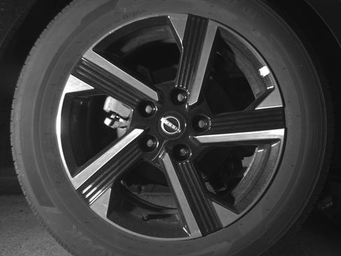 Used 2025 Nissan Sentra SV FWD image 15