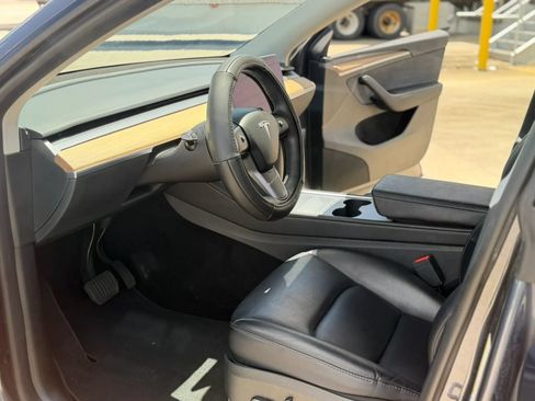 Used 2023 Tesla Model Y Long Range AWD/4WD image 17