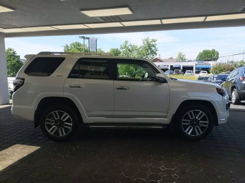 Used 2022 Toyota 4Runner Limited AWD/4WD image 5