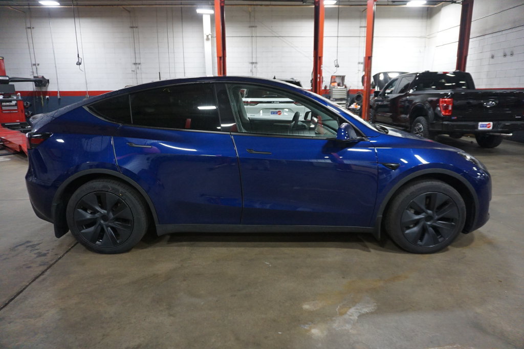 Used 2024 Tesla Model Y Long Range RWD image 27