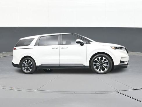 Used 2024 Kia Carnival EX image 54