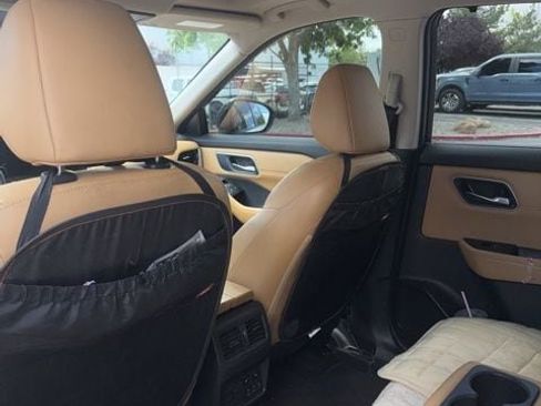 Used 2022 Nissan Rogue Platinum w/ Head-Up Display Package image 22