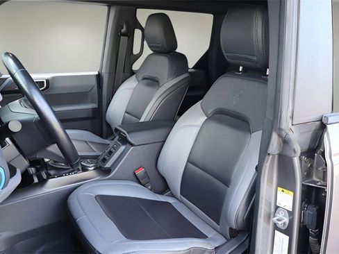 Used 2022 Ford Bronco Black Diamond image 11