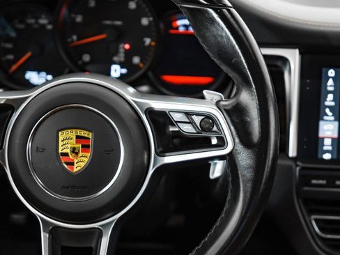 Used 2021 Porsche Macan image 14