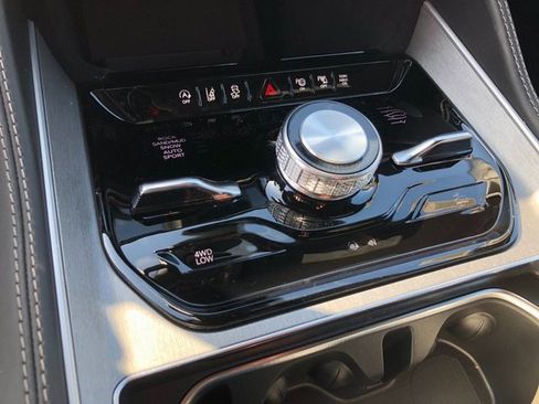 New 2025 Jeep Wagoneer Series II w/ Convenience Group I image 9