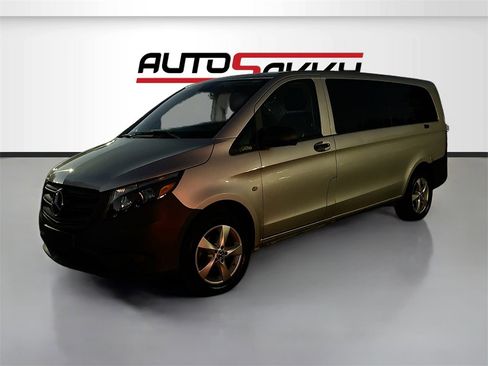 Used 2023 Mercedes-Benz Metris image 4