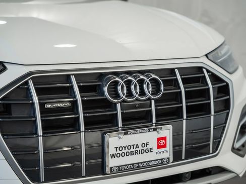Used 2023 Audi Q5 2.0T Premium Plus w/ Premium Plus Package AWD/4WD image 11