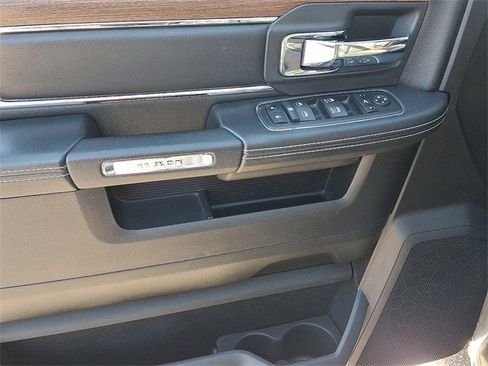 Used 2014 RAM 1500 Laramie image 12