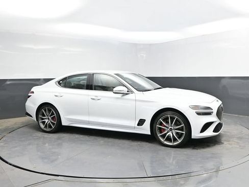 Used 2025 Genesis G70 2.5T AWD/4WD image 3