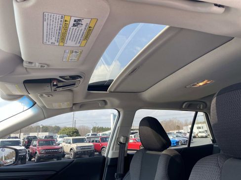 Used 2021 Subaru Outback Premium image 19