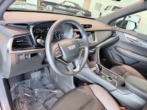 Used 2024 Cadillac XT6 Luxury w/ LPO, Floor Liner Package AWD/4WD image 41