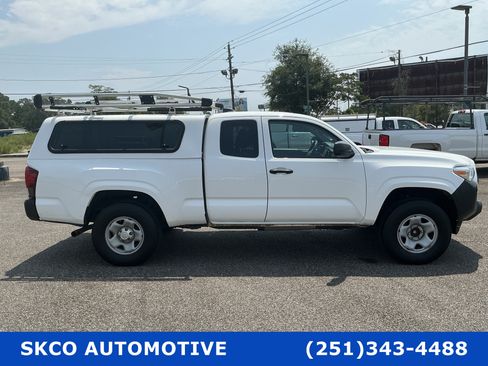Used 2023 Toyota Tacoma SR RWD image 6