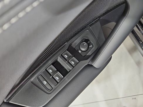New 2026 Volkswagen Tiguan SE AWD/4WD image 11