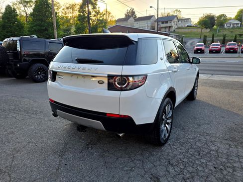Used 2017 Land Rover Discovery Sport HSE Luxury image 5