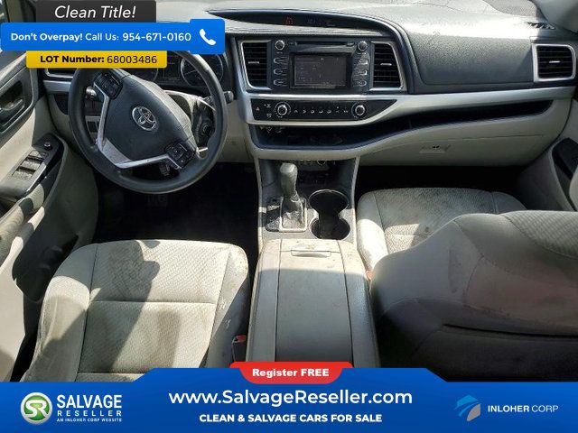 Used 2019 Toyota Highlander LE FWD image 11
