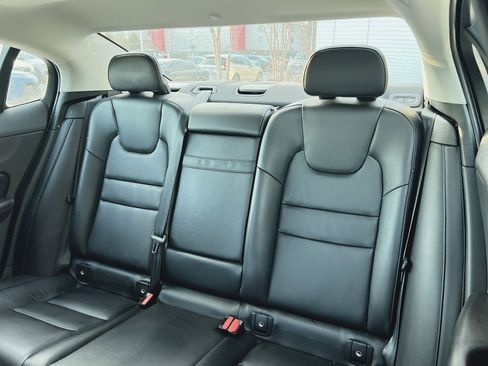 Used 2020 Volvo S60 T6 Momentum w/ Protection Package Premier image 25