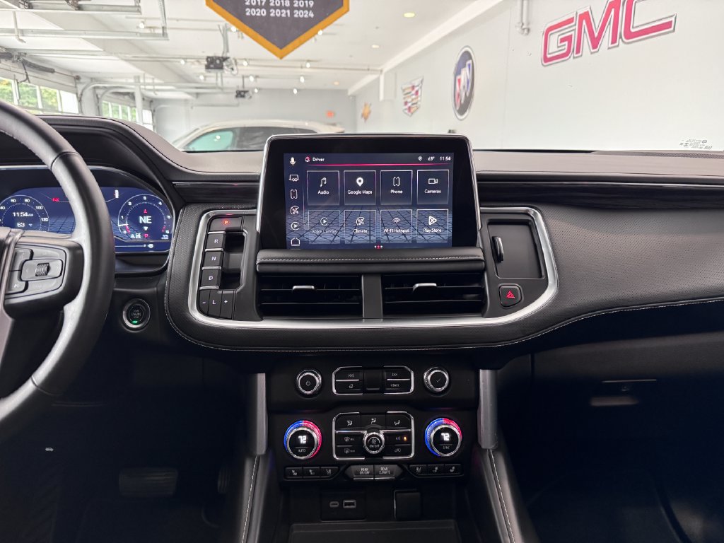 Certified 2023 GMC Yukon XL SLT w/ SLT Luxury Package AWD/4WD image 22